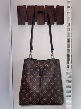 Louis Vuitton NéoNoé MM bag